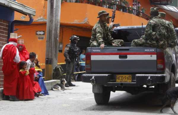 Κολομβία: Ο στρατός σκότωσε 15 αντάρτες ομάδας αποκλεισμένης από τις ειρηνευτικές διαπραγματεύσεις
