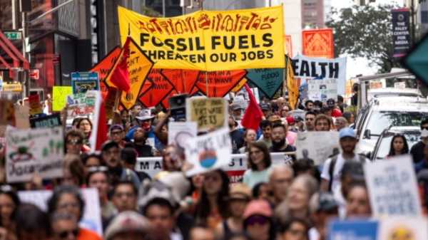 ΗΠΑ: Xιλιάδες διαδηλωτές ζητούν από τον ΟΗΕ να λάβει μέτρα για την αντιμετώπιση της κλιματικής αλλαγής