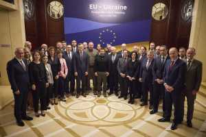 Βολοντίμιρ Ζελένσκι προς Ευρωπαίους υπουργούς: «Η νίκη εξαρτάται από τη συνεργασία μας»