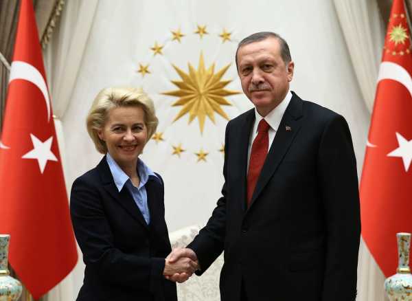 Συγχαρητήρια Φον ντερ Λάιεν για επανεκλογή Ερντογάν: «Αναμένω να συνεχίσουμε την οικοδόμηση της σχέσης ΕΕ – Τουρκίας»