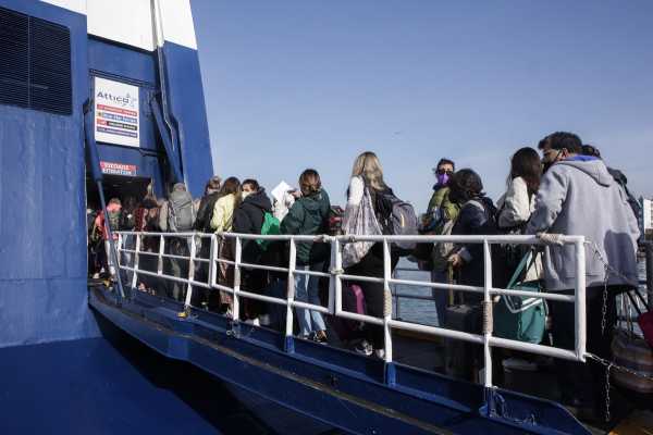 Αυξημένη η φετινή έξοδος των εκδρομέων του Πάσχα από τα λιμάνια της Αττικής – Στην πύλη Ε7 αύριο ( 13/4) ο υπουργός Ναυτιλίας
