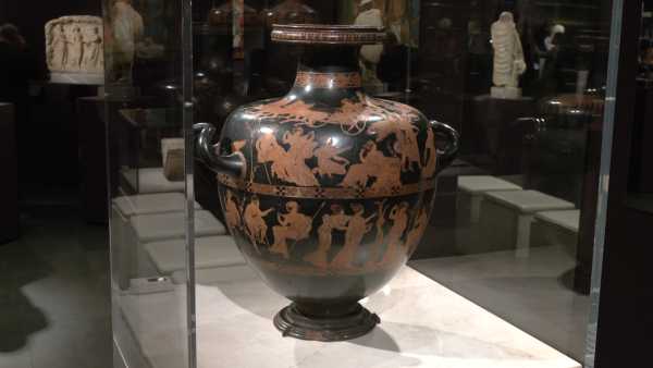 Επέστρεψε η Υδρία του Μειδία – Αρχαίο αγγείο από το Βρετανικό σε περιοδική έκθεση στο Μουσείο της Ακρόπολης