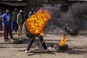 Κένυα: Εννέα νεκροί και 300 συλλήψεις κατά τη διάρκεια αντικυβερνητικών διαδηλώσεων για τους φόρους